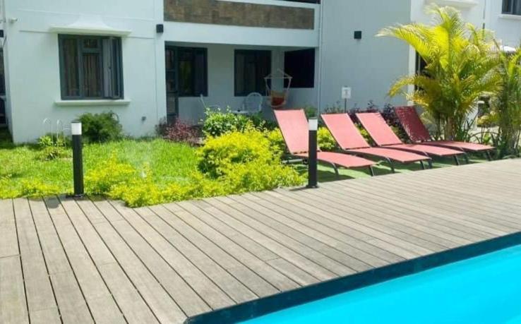 Sunkissed - Brand New Beach Apartment Located 50M From Beach Flic-en-Flacq Dış mekan fotoğraf