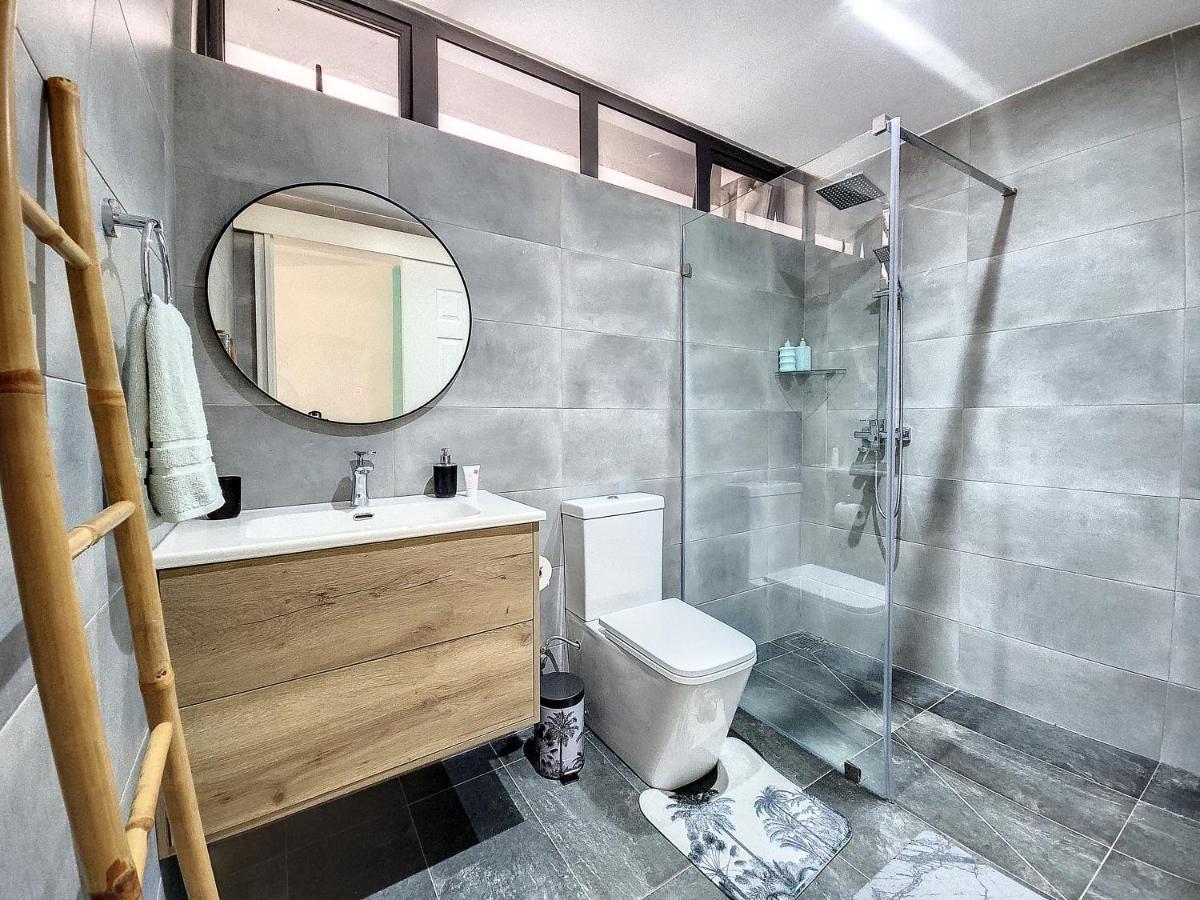 Sunkissed - Brand New Beach Apartment Located 50M From Beach Flic-en-Flacq Dış mekan fotoğraf